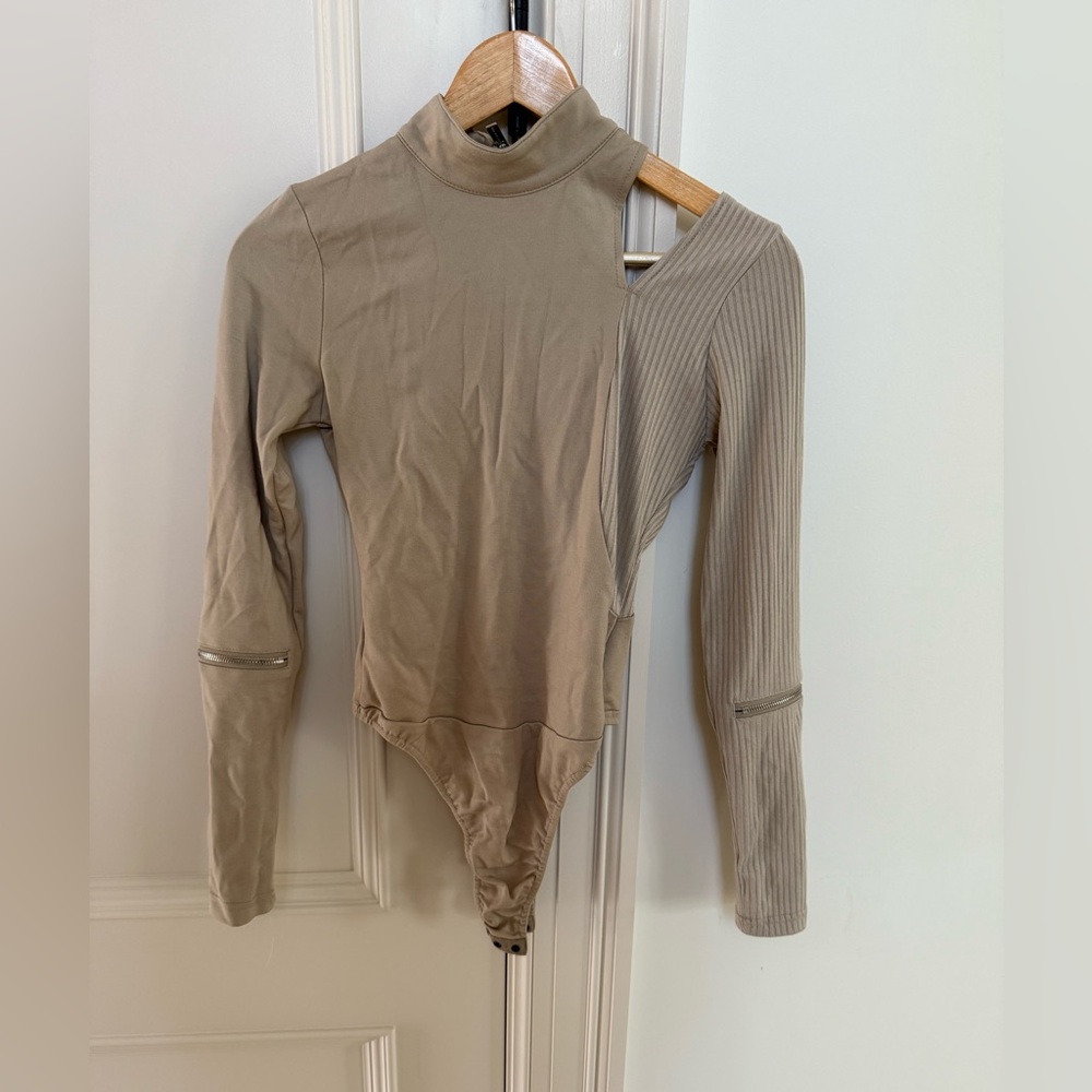 NWT Maniere De Voir Tan Long Sleeve Bodysuit size 8